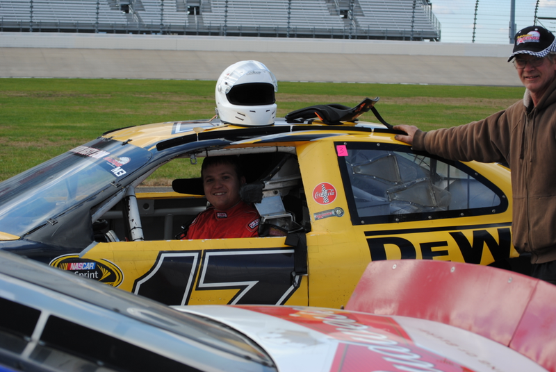 Illustration for article titled My girlfriend got me a NASCAR racing experience for my birthday